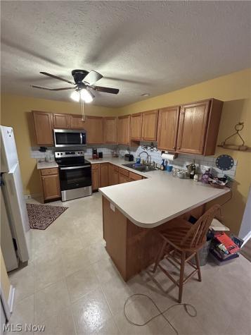 1313 Wynridge Avenue Louisville OH 44641