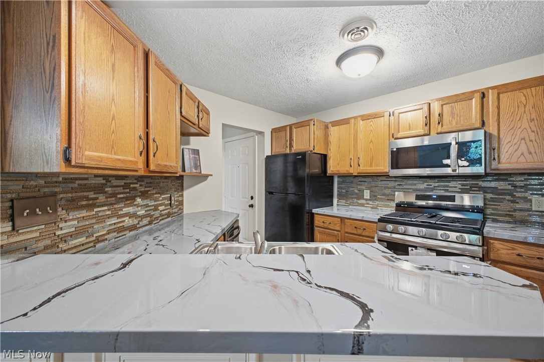 1293 Red Tail Hawk Boardman OH 44512
