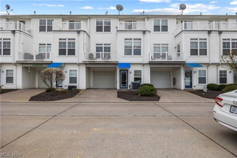224 E Marina Lorain OH 44052