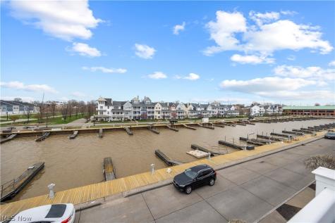224 E Marina Lorain OH 44052