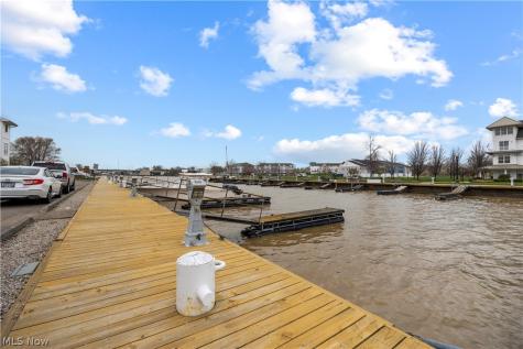 224 E Marina Lorain OH 44052