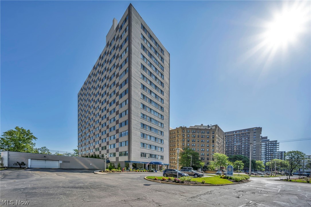 12520 Edgewater Drive Lakewood OH 44107