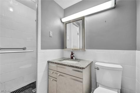 12520 Edgewater Drive Lakewood OH 44107
