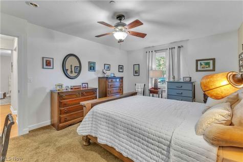 2885 Pease Drive Rocky River OH 44116