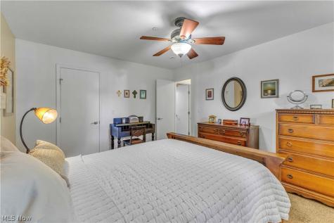 2885 Pease Drive Rocky River OH 44116