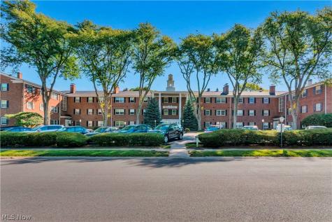 2885 Pease Drive Rocky River OH 44116