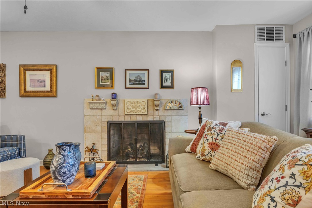 2885 Pease Drive Rocky River OH 44116