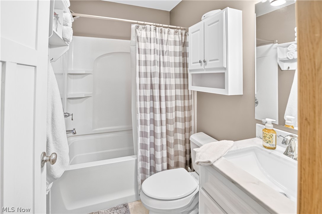 128 Royal Crest Drive Seville OH 44273