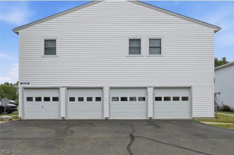 2549 Royal County Down #15A Uniontown OH 44685