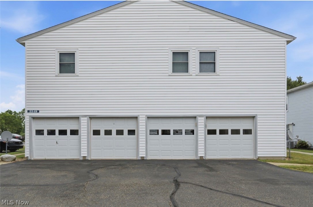 2549 Royal County Down #15A Uniontown OH 44685