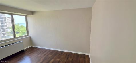 12520 Edgewater Drive Lakewood OH 44107