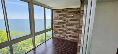 12520 Edgewater Drive Lakewood OH 44107
