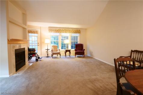 115 Ledbury Circle NE Canton OH 44721