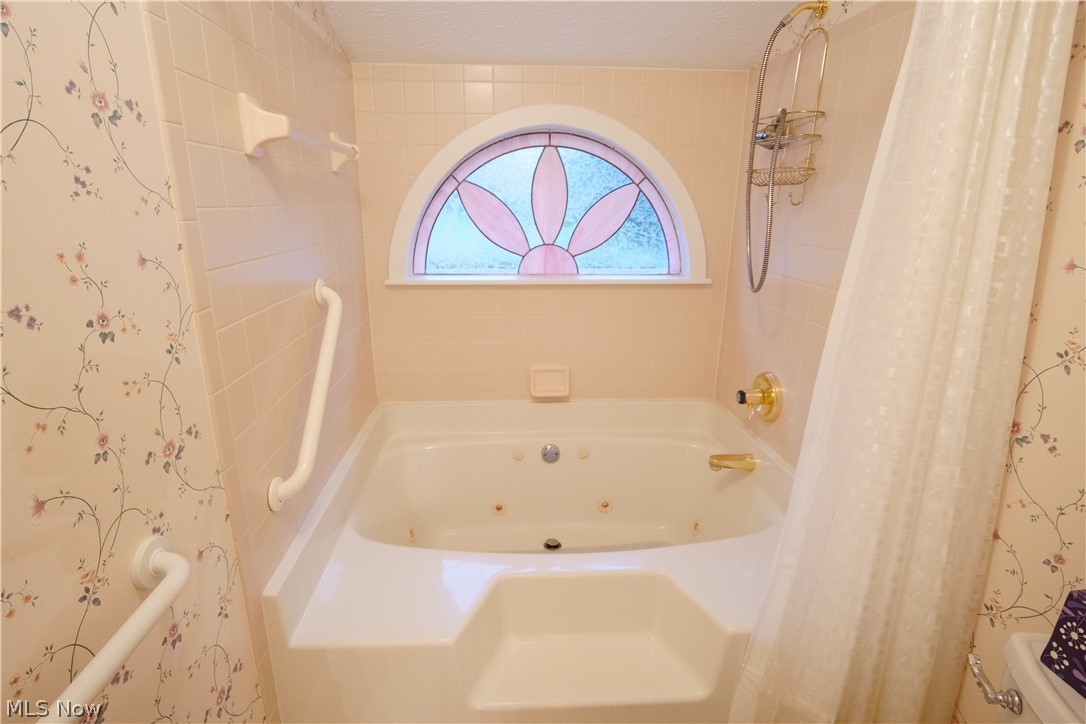 115 Ledbury Circle NE Canton OH 44721