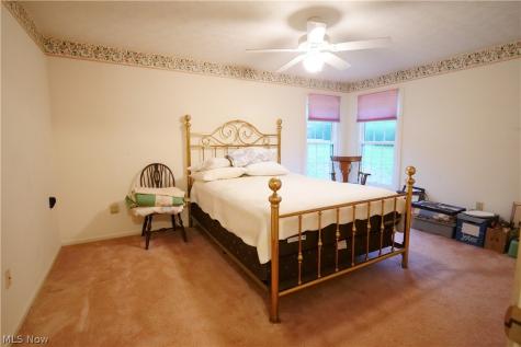 115 Ledbury Circle NE Canton OH 44721