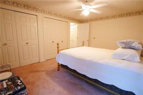 115 Ledbury Circle NE Canton OH 44721