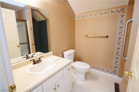 115 Ledbury Circle NE Canton OH 44721