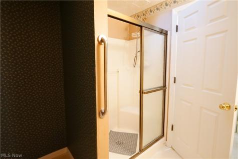 115 Ledbury Circle NE Canton OH 44721