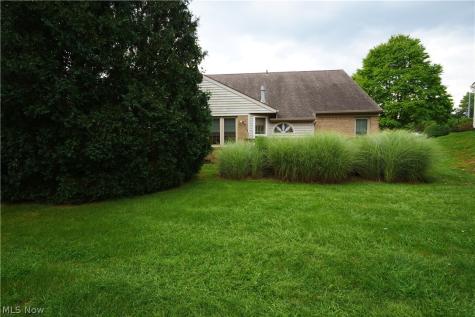 115 Ledbury Circle NE Canton OH 44721