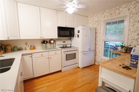 115 Ledbury Circle NE Canton OH 44721