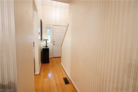 115 Ledbury Circle NE Canton OH 44721