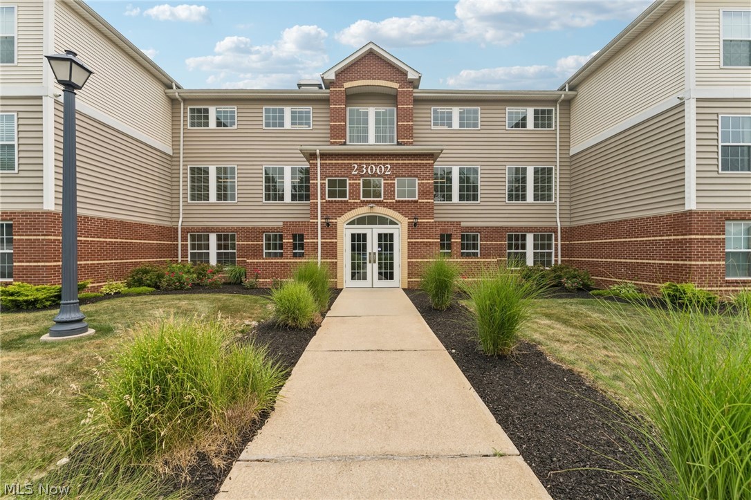 23002 Chandlers Lane Olmsted Falls OH 44138