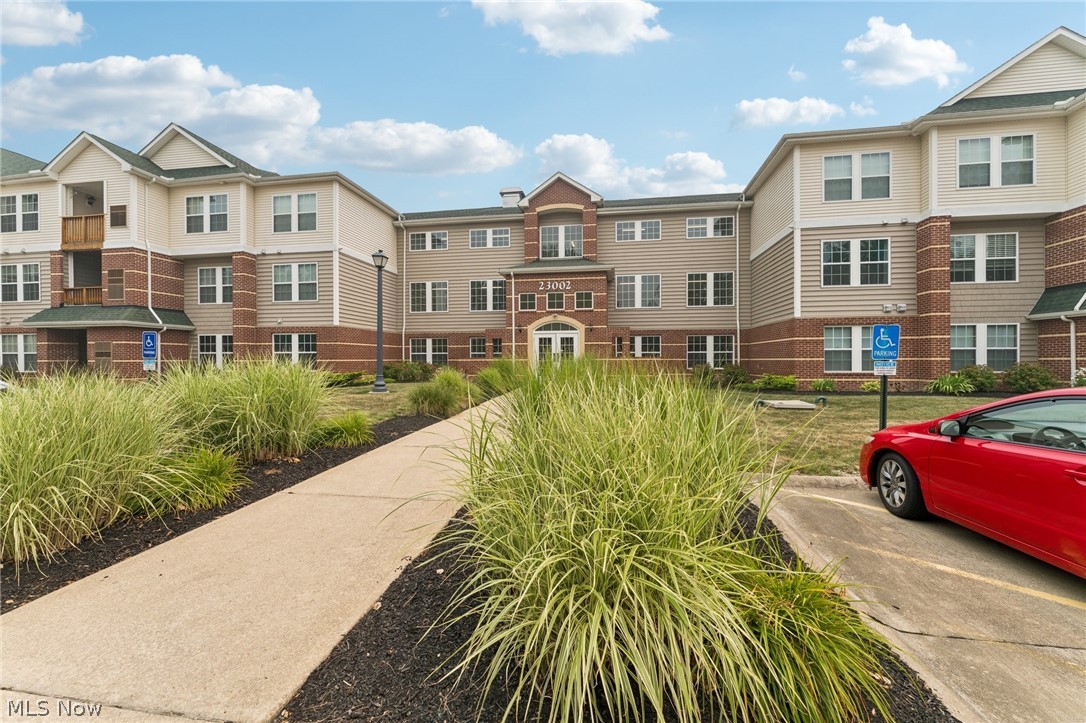 23002 Chandlers Lane Olmsted Falls OH 44138