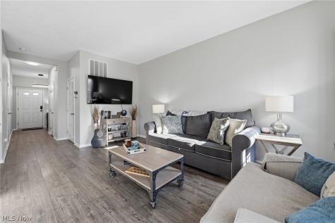 108 Clay Court Berea OH 44017