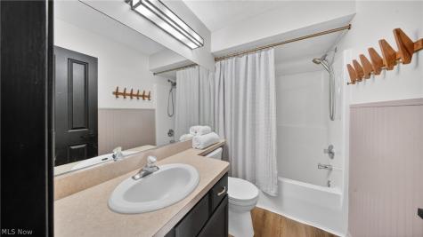 23215 Chandlers Lane Olmsted Falls OH 44138