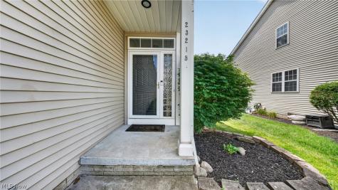 23215 Chandlers Lane Olmsted Falls OH 44138