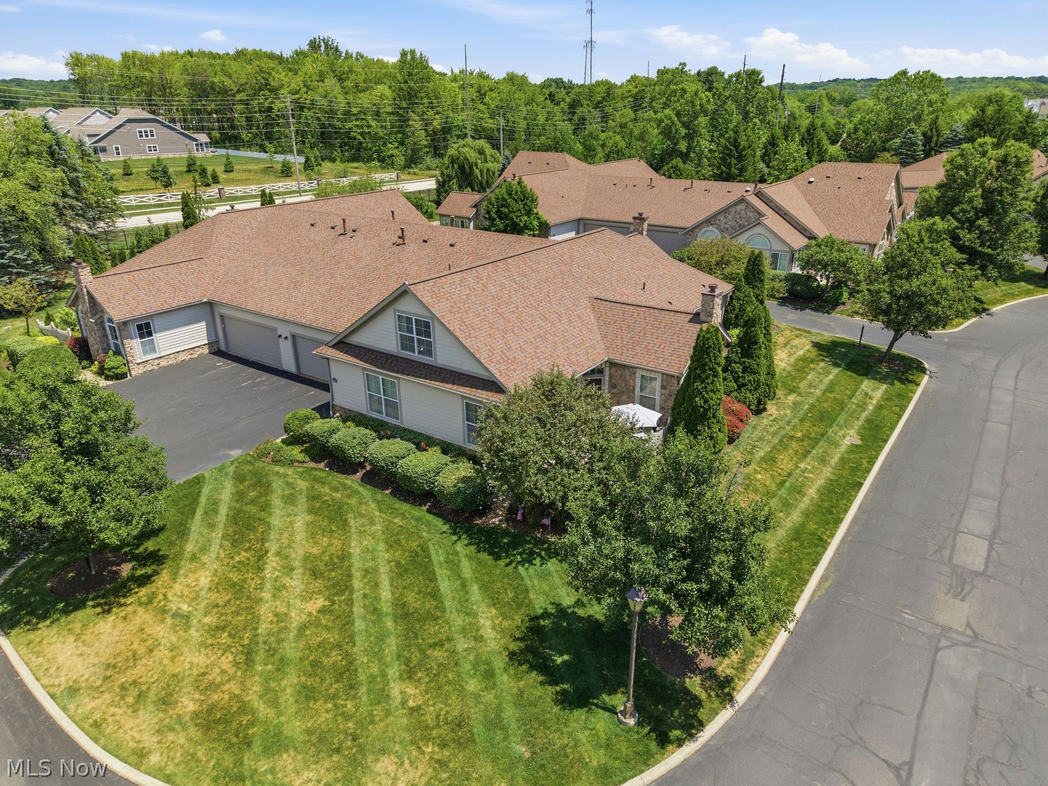 870 Tara Drive Aurora OH 44202