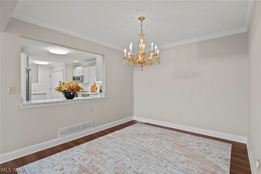 734 Hunters Trail Akron OH 44313