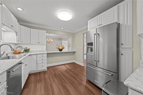 734 Hunters Trail Akron OH 44313