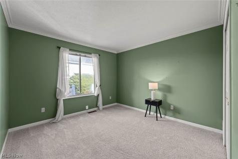 734 Hunters Trail Akron OH 44313