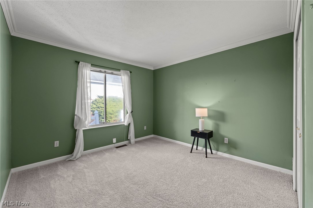 734 Hunters Trail Akron OH 44313