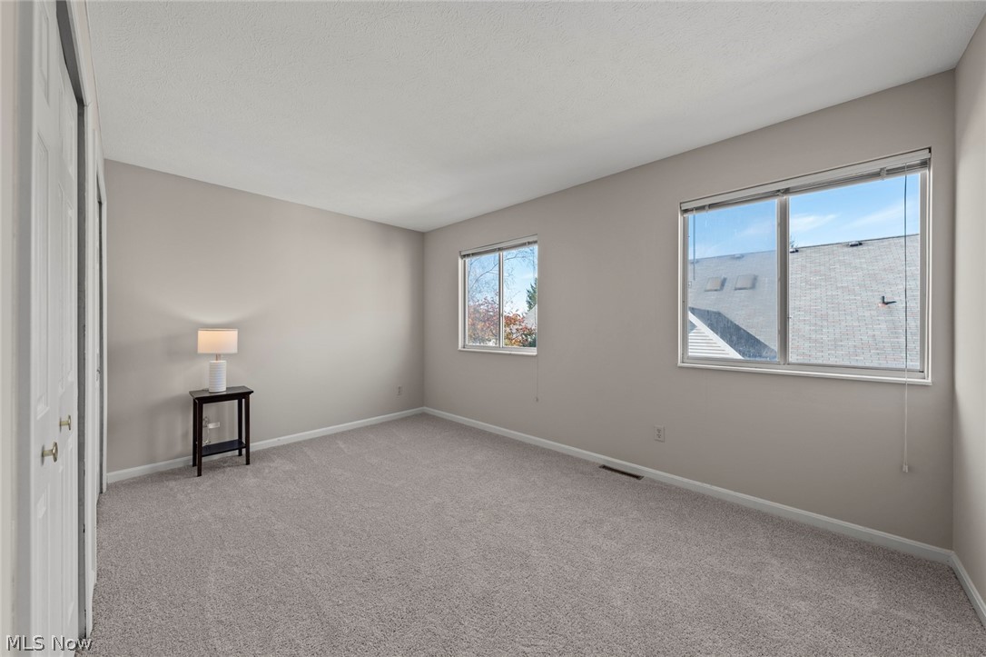 734 Hunters Trail Akron OH 44313