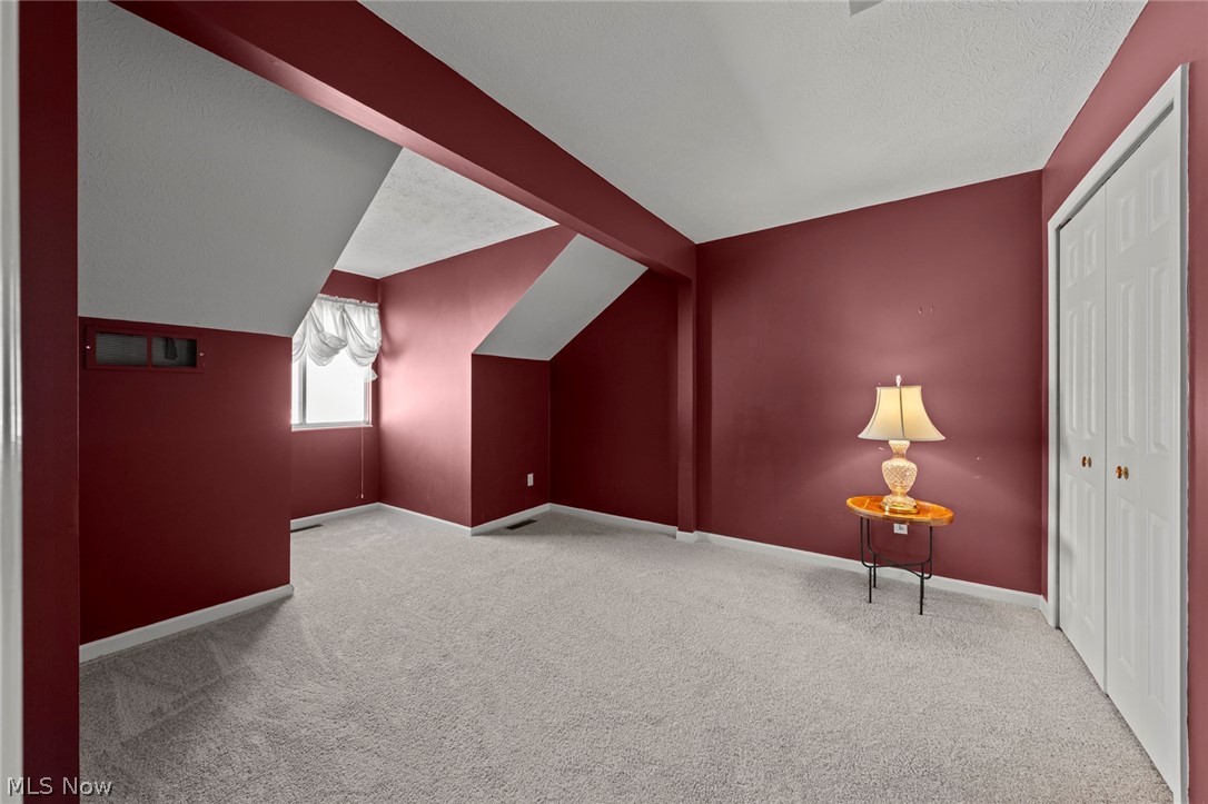 734 Hunters Trail Akron OH 44313