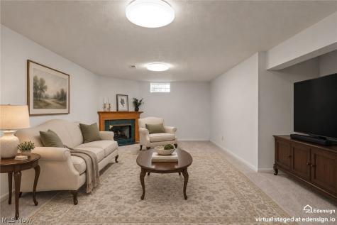 734 Hunters Trail Akron OH 44313
