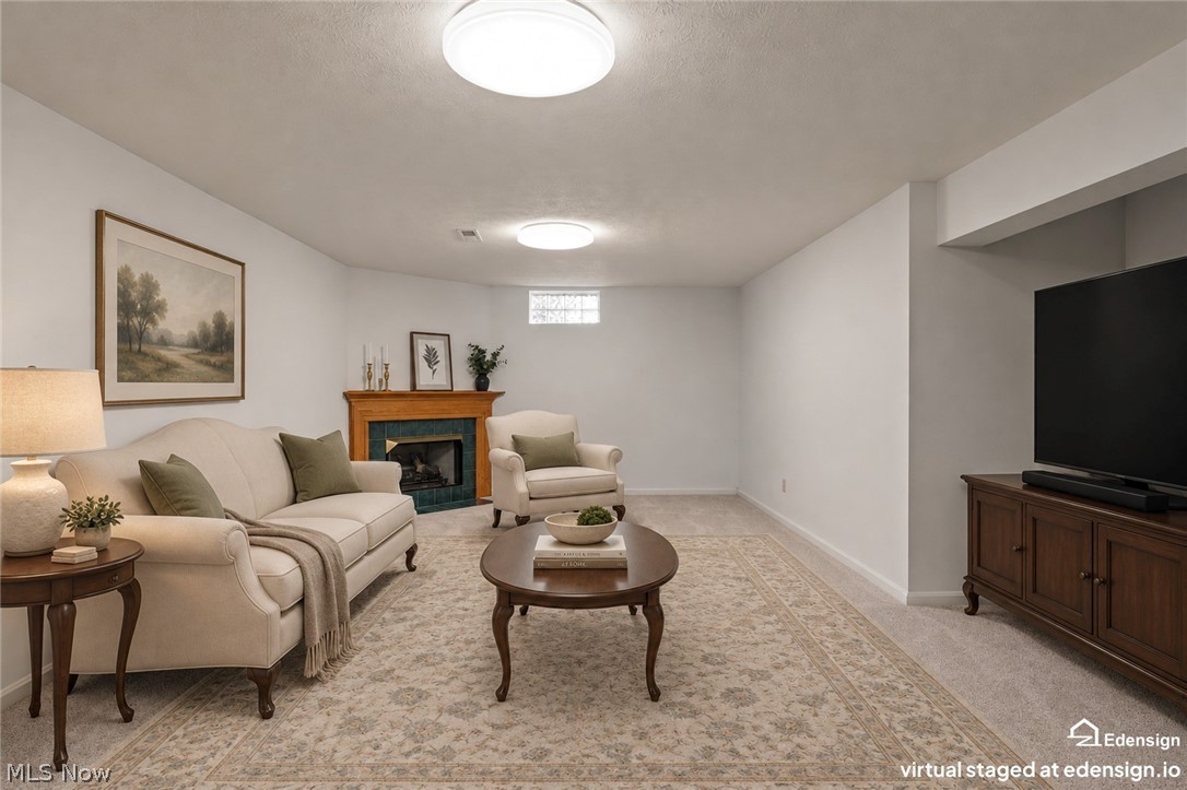 734 Hunters Trail Akron OH 44313