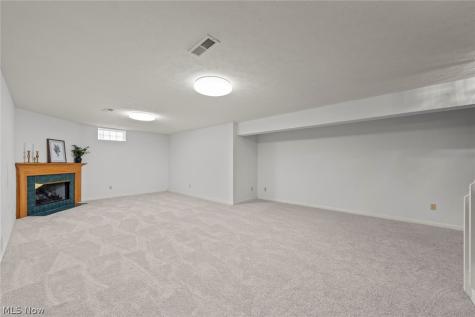 734 Hunters Trail Akron OH 44313