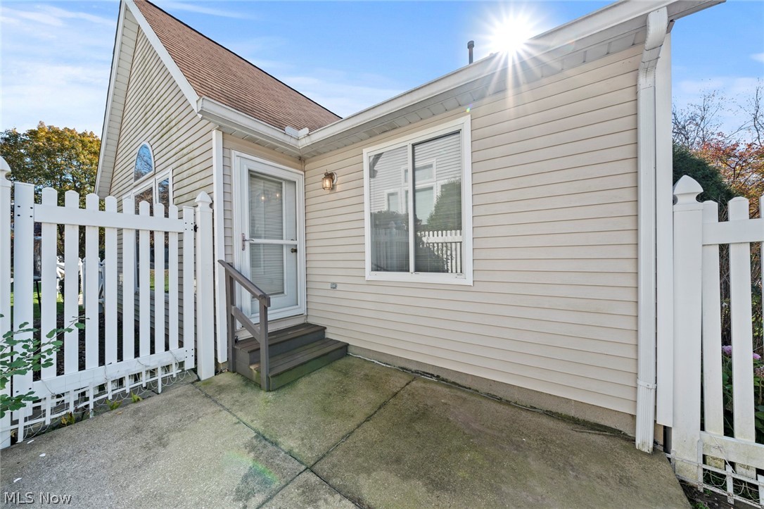 734 Hunters Trail Akron OH 44313
