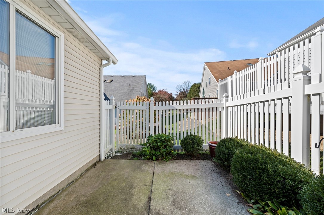 734 Hunters Trail Akron OH 44313