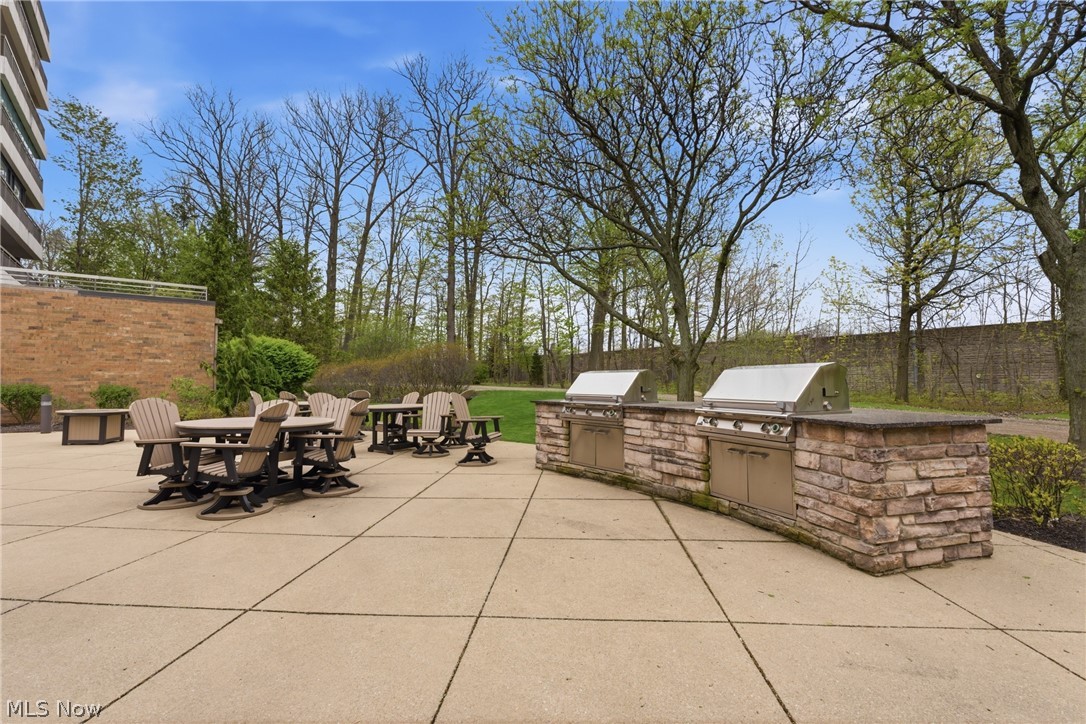 27500 Cedar Road Beachwood OH 44122