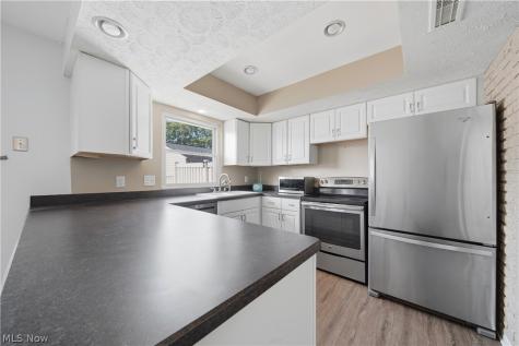 2059 Carlile Drive Uniontown OH 44685