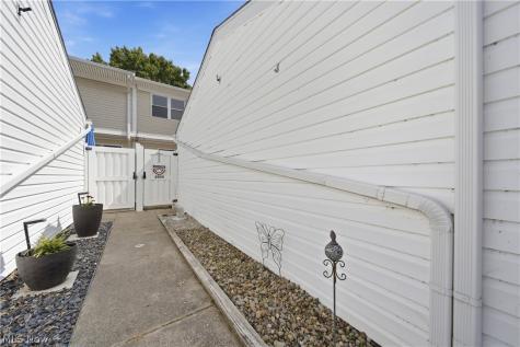 2059 Carlile Drive Uniontown OH 44685