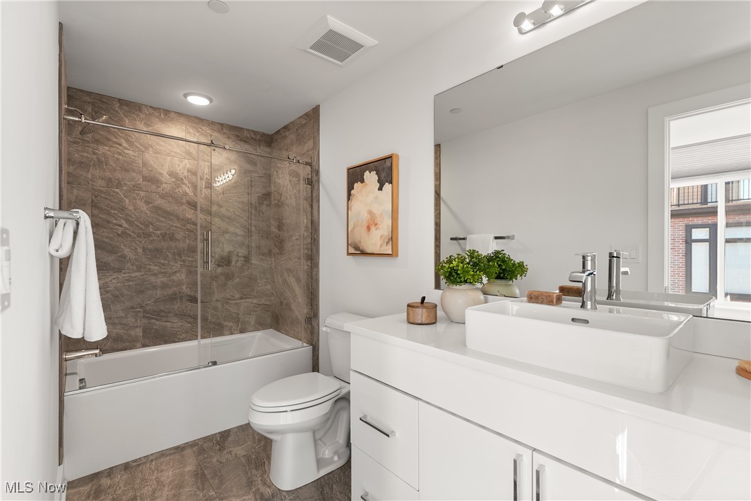 2289 W 19th Street Cleveland OH 44113