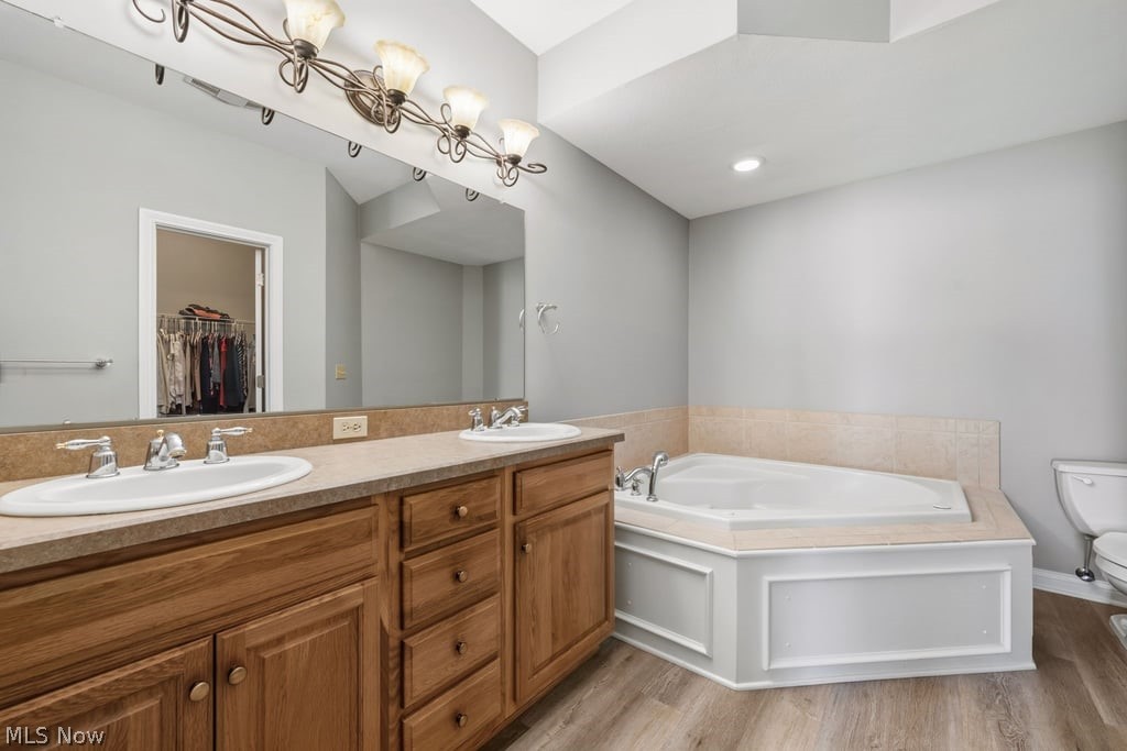 5067 Shepherds Glen Willoughby OH 44094
