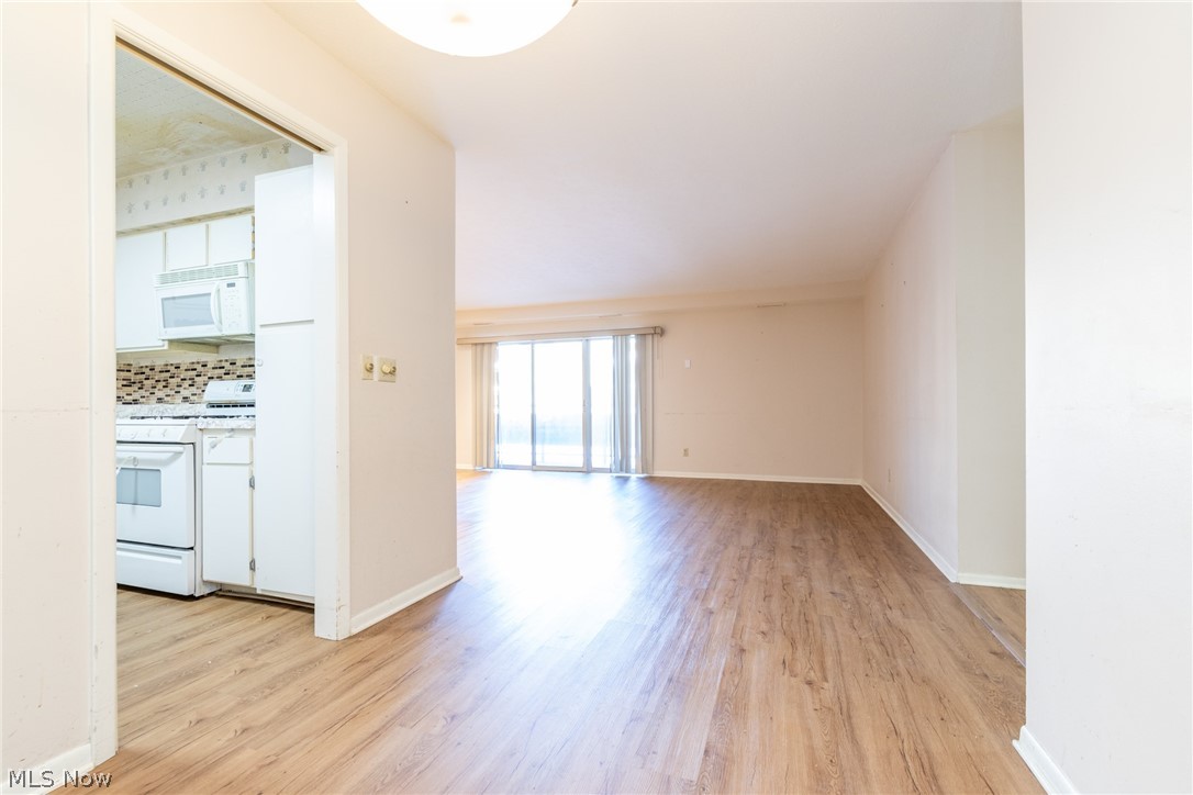 2112 Acacia Park Drive Lyndhurst OH 44124