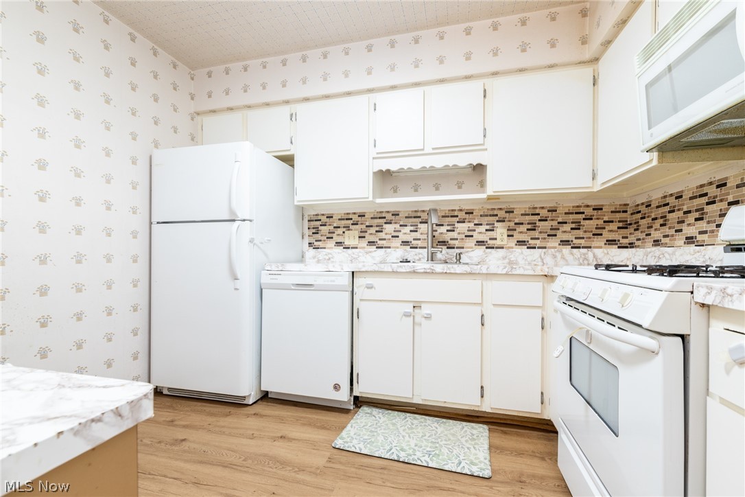 2112 Acacia Park Drive Lyndhurst OH 44124