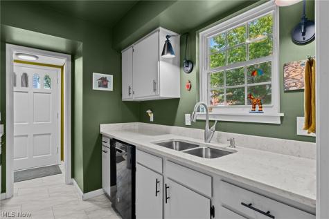 66 Yardley Lane Akron OH 44313